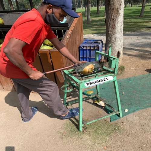 Tender Coconut Cutting Machine, 100 Pcs/hr Capacity