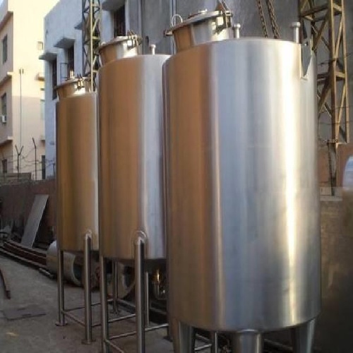 Vertical Milk Preservation Tank