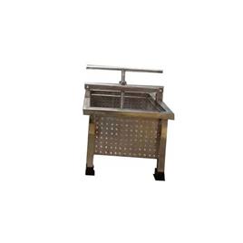 SS 304 Paneer Press Device
