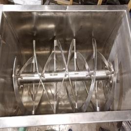 Stainless Steel 304 Mixing Blender Machine, 1000 kg/hr