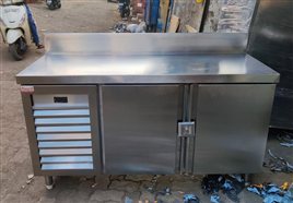 Stainless Steel Table Top Refrigerator, 600 L