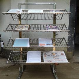 SS 304 Magazine Display Stand