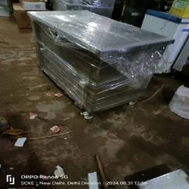 Stainless Steel Working Equipment With Shelves and 3 Sides