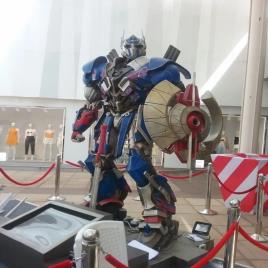 Fiber Home Decor Statue