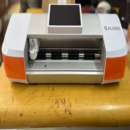 Sticker Cutting Plotter Machine