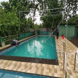 Residential and Commercial Pool Cleaning Service