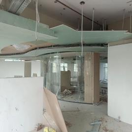 Transparent Toughened Curved Glass, 12.0 mm Thickness