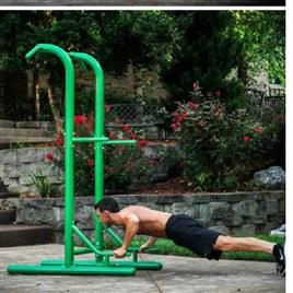 Tricep Knee Raise Push Bar Machine