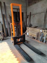 Electric Mild Steel Pallet Stacker