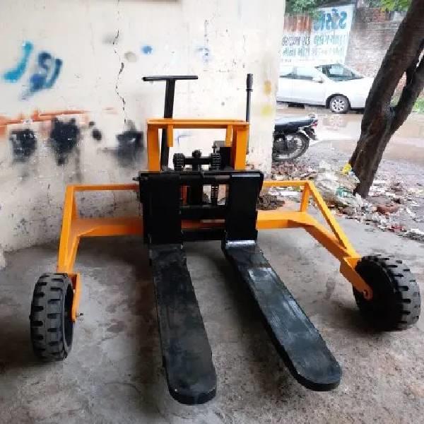 107 Rough Terrain Pallet Machine