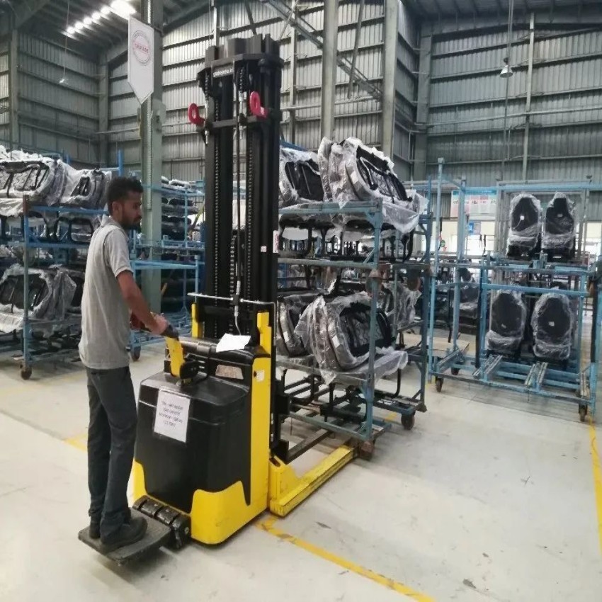 1.5TON Electric Stacker, 530mm Fork Width