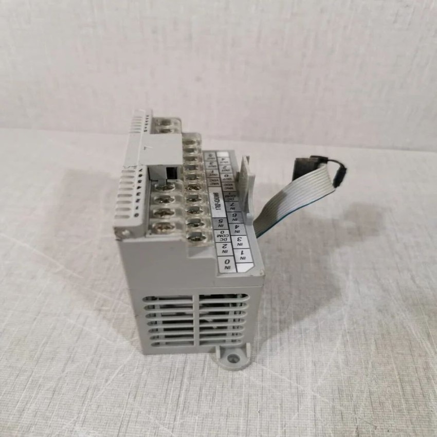 1762-IQ8OW6 SLC 500 PLC Module