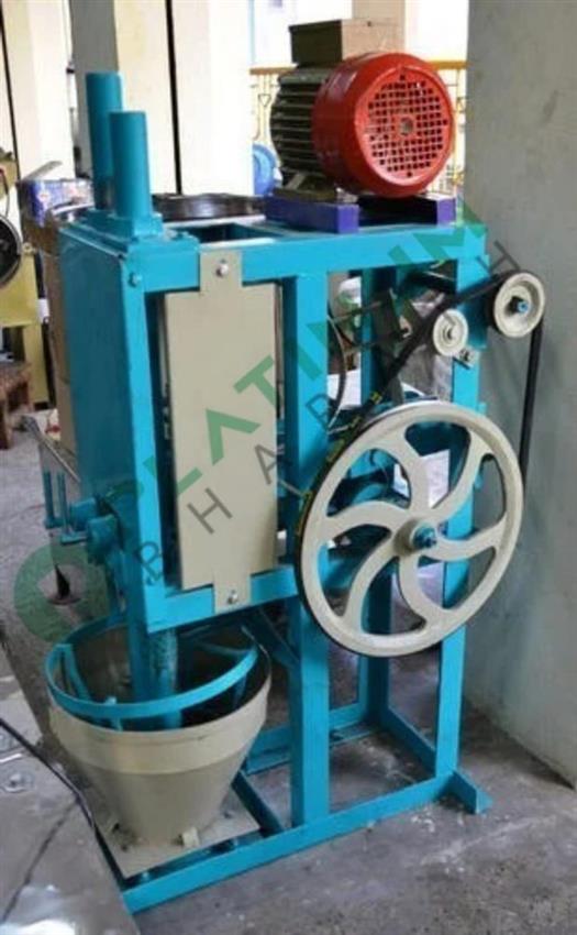 2 HP Semi-Automatic Chilli Pounding Machine