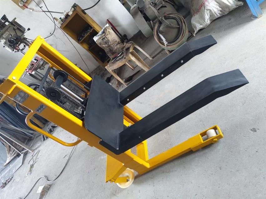 Manual Hydraulic Paper Reel Stacker, 800-1200 Kg