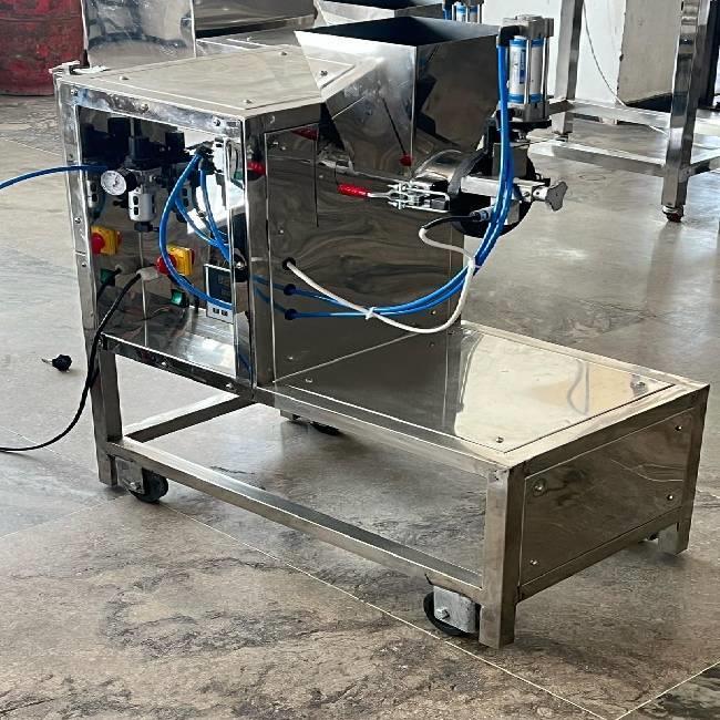 Aata Dough Cutting Machine