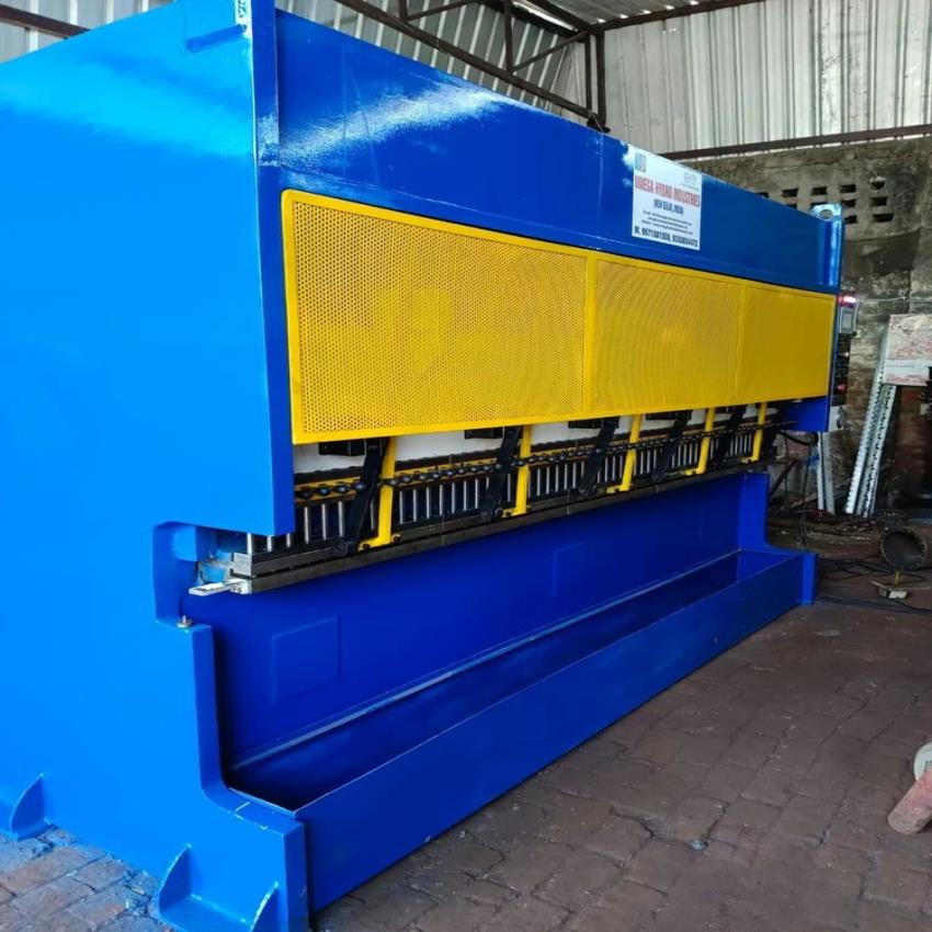 Aluminium Foam Punching Machine
