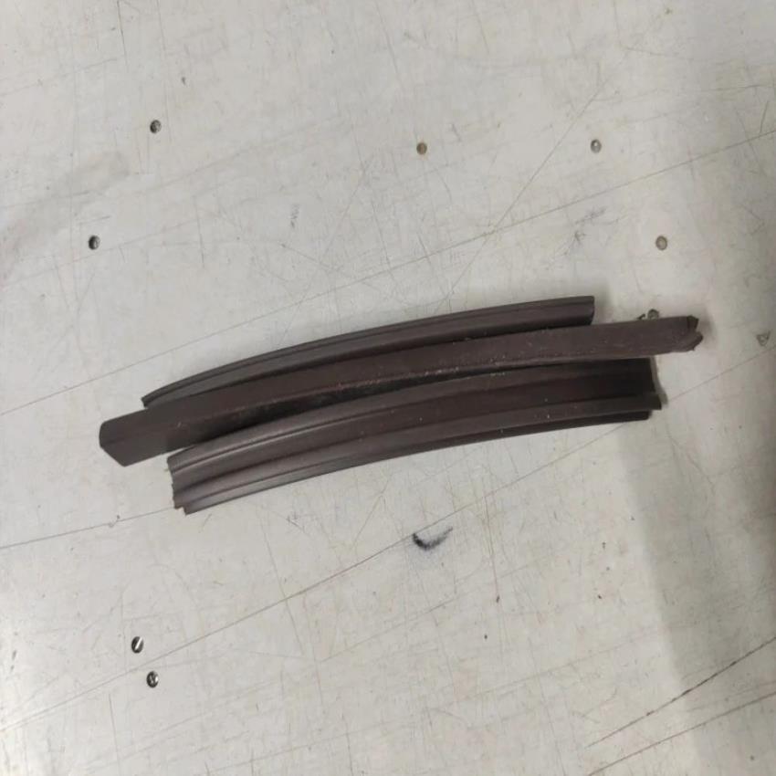 Black Pleated Mesh Magnet 350mm