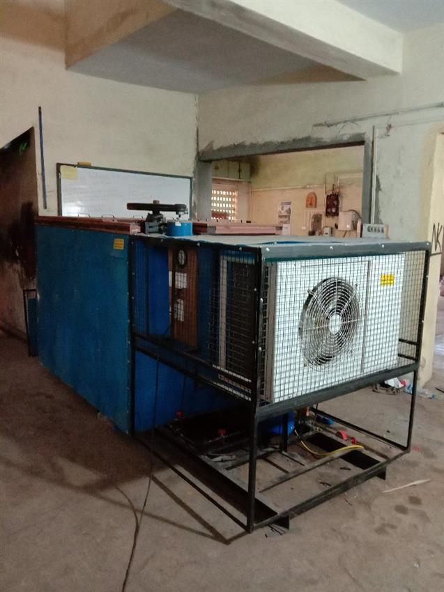 Manual Mild Steel Block Ice Machine (30 Kg)