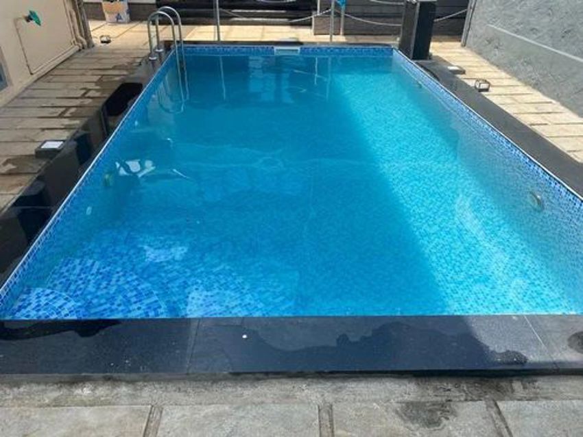Residential Outdoor Civil Pool