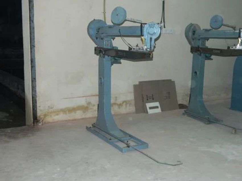 Semi-Automatic Stitching Machine