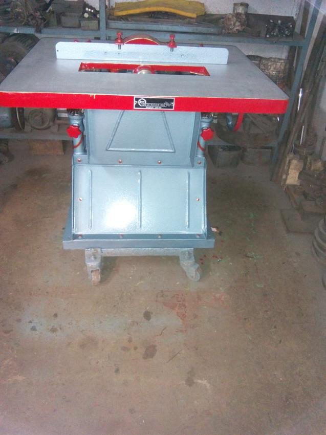 Tilting Circular Saw Machine