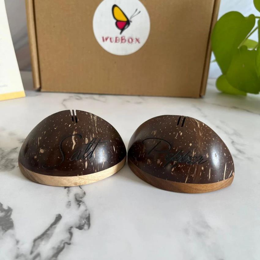 Hotel Coconut Salt + Pepper Shakers (2 Pcs)