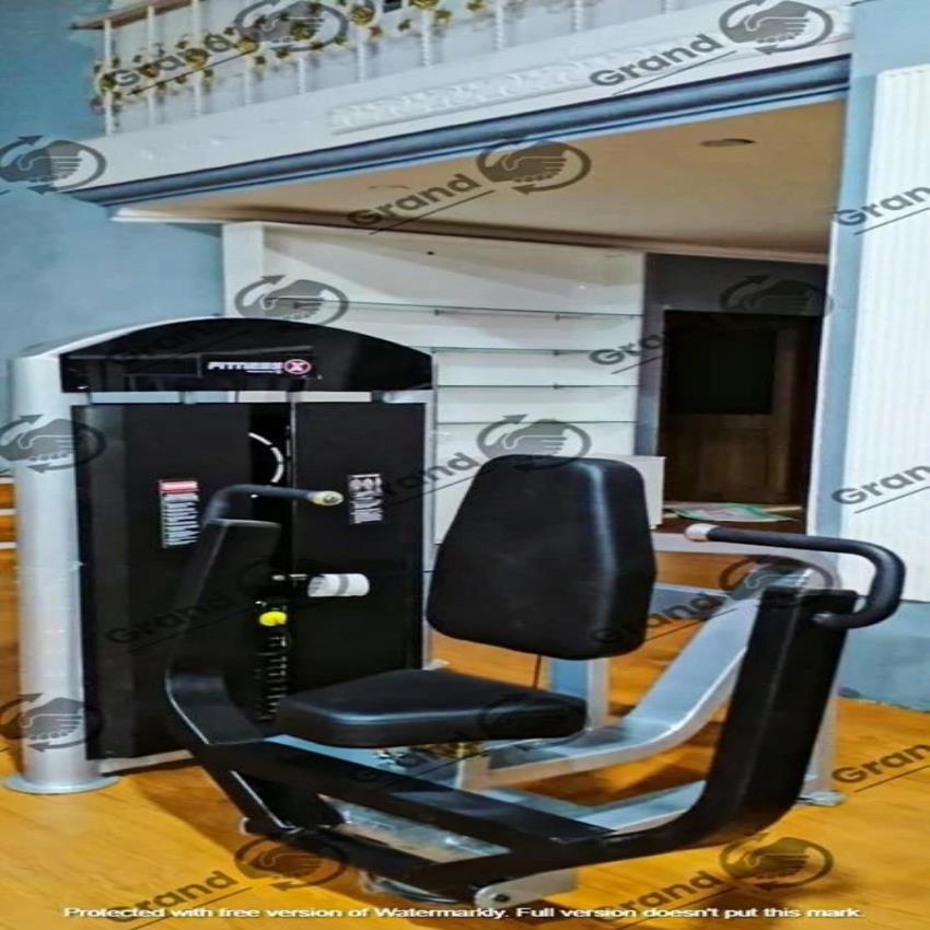 Commercial Chest Press Device