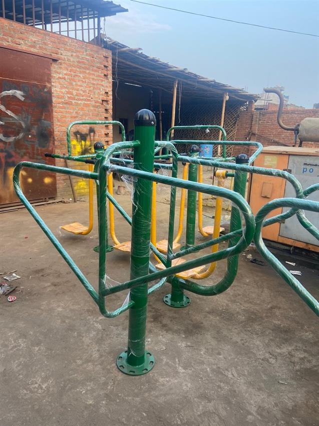 Commercial Outdoor Chest Dip Station