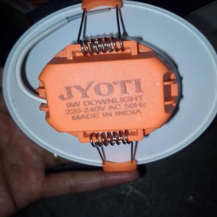 Concealed 7 Watt LED Light