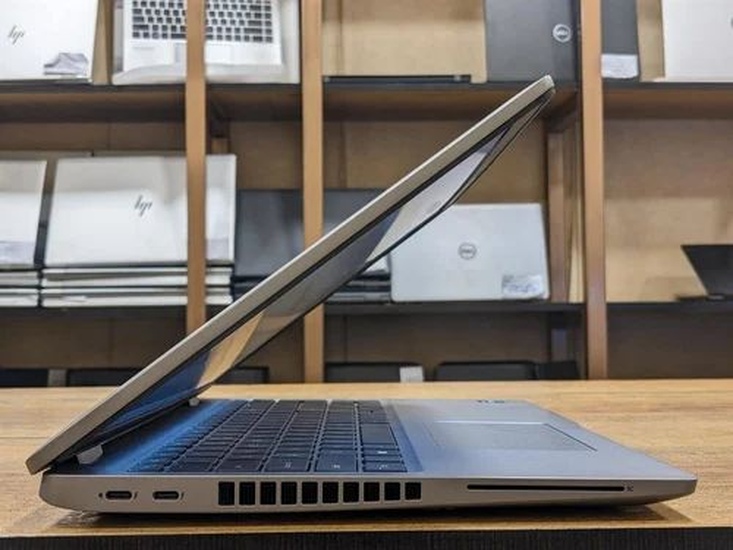 Dell Inspiron 7490 Used - ₹ 17900/Piece | BazarGPT