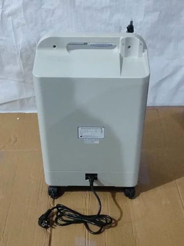 Desco 5 LPM Portable Oxygen Machine
