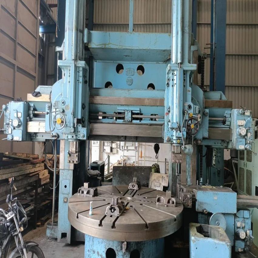 DKZ 2500 Lathe Machine