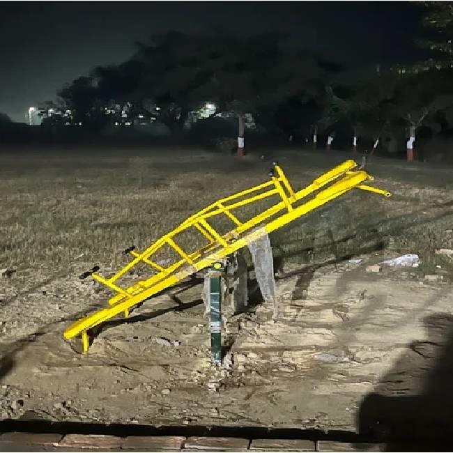 Double Station Iron Seesaw