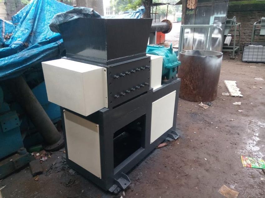 Double Shaft Shredder Machine