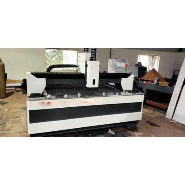 Industrial Fiber Laser Cutter