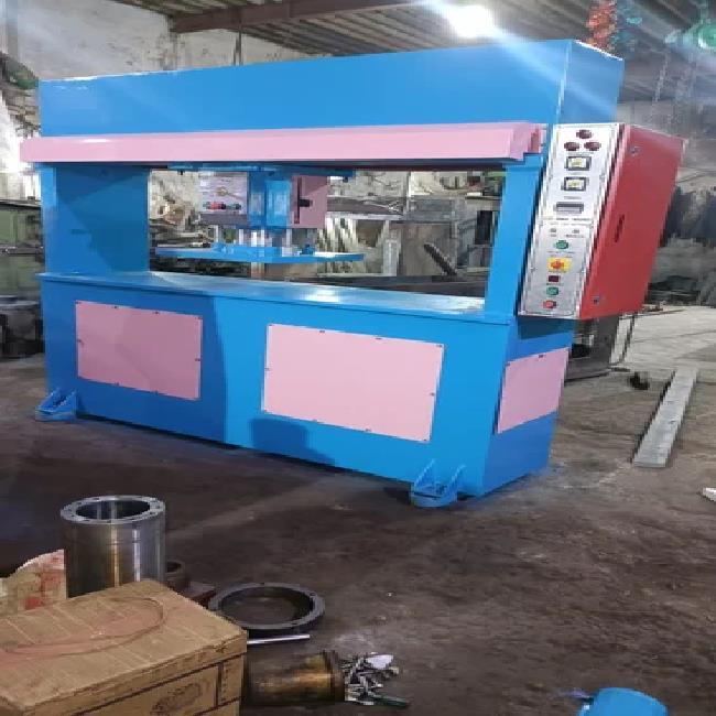 Footwear Clicker Machine