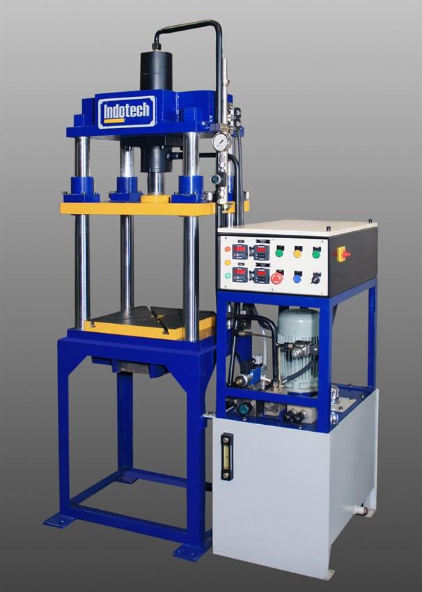 Four Pillar Bakelite Press Machine