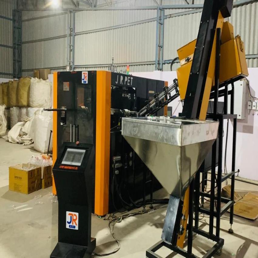 Automatic PET Bottle Making Machine