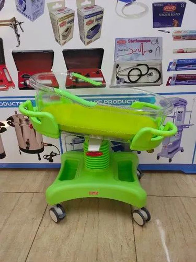 Green ABS Plastic Baby Bassinet Luxury