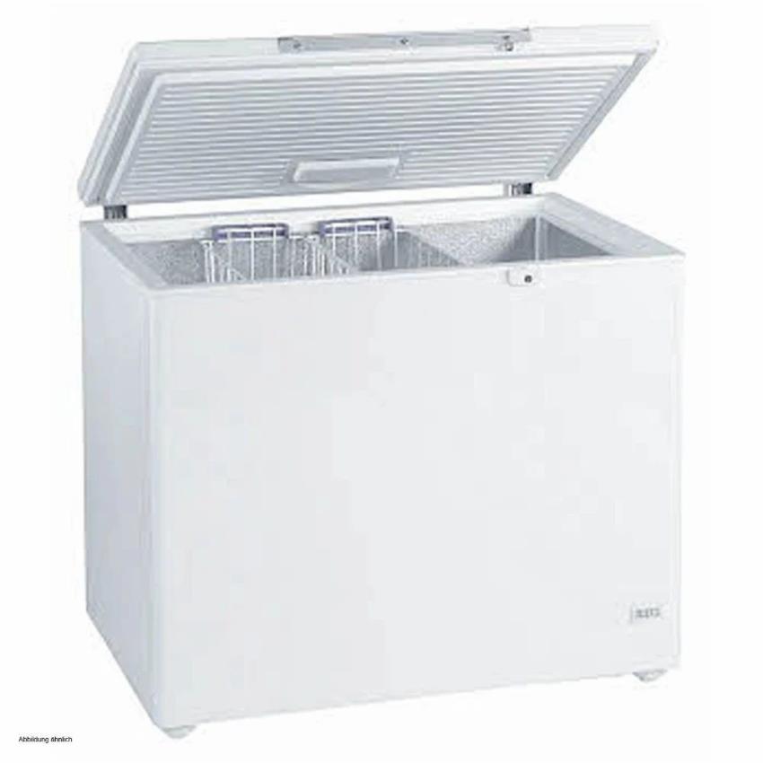 Hard Top Chest Freezer, 900L