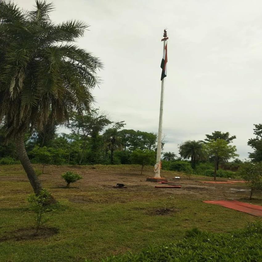 Hot Dip Galvanized Metal Sheet Mast Pole