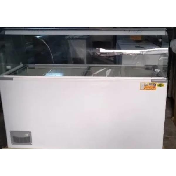 Ice Cream Parlor Setup