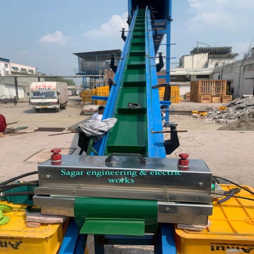 Inclined Belt Conveyor 100 Kg/Ft