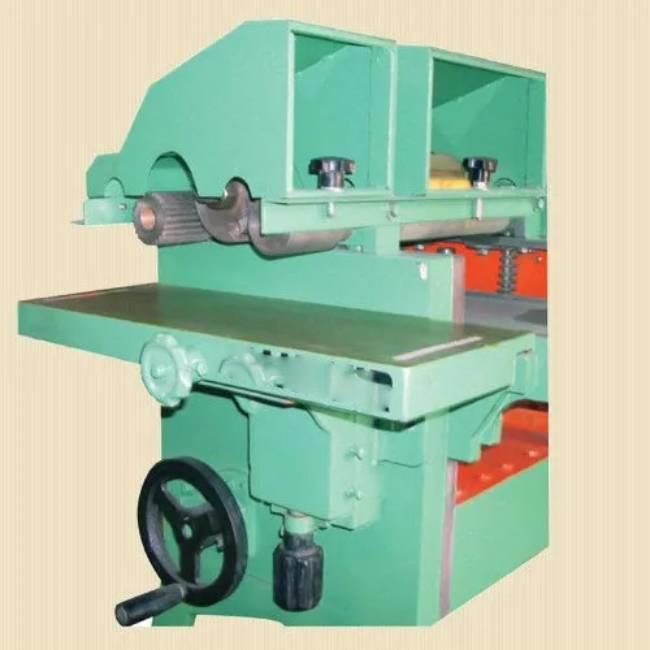 Industrial Moulding Machine