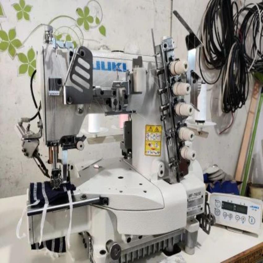 Juki Industrial Sewing Machine