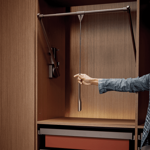 Liftable Wardrobe Hanger System