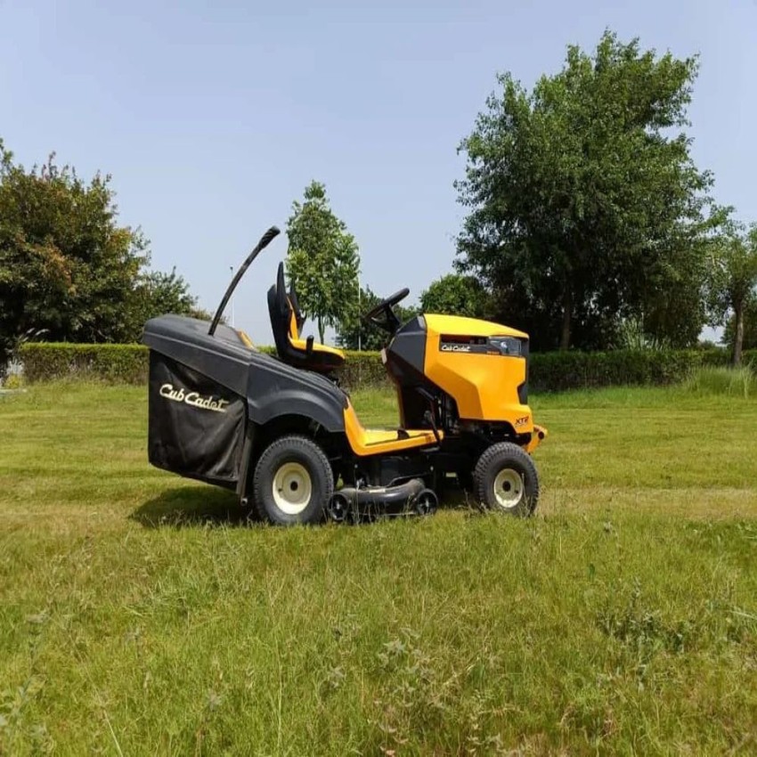 LX-42 Cub Cadet Rider Mower With Bagger