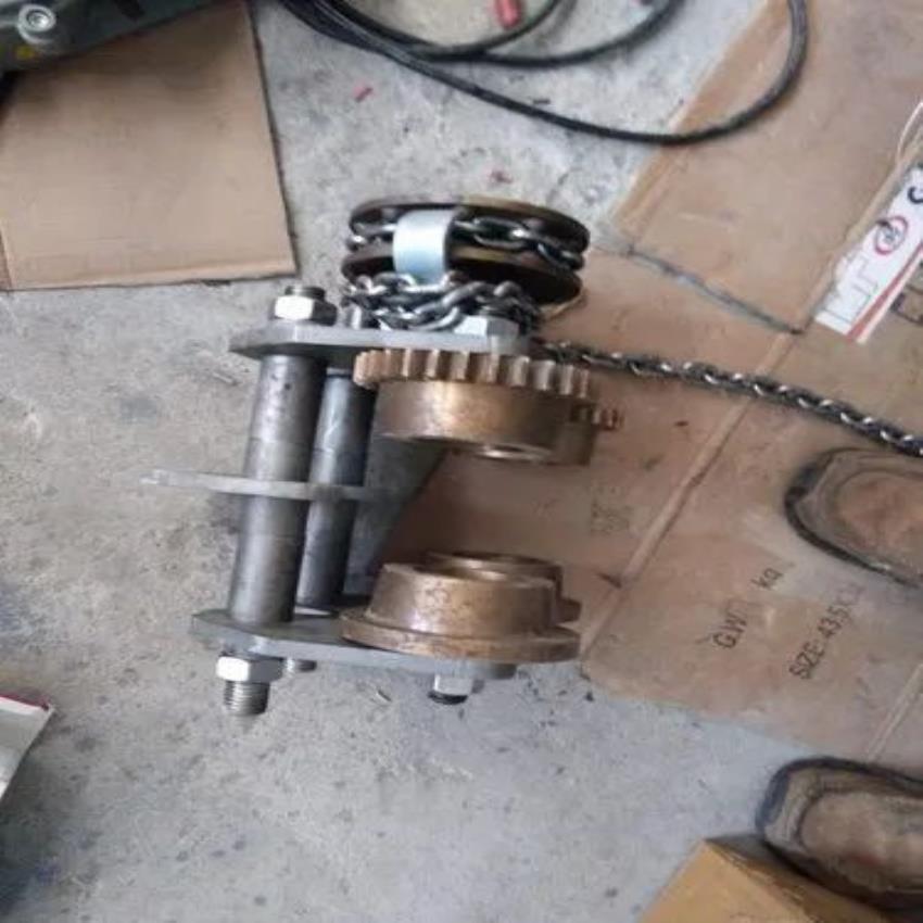 Manual Geared Travel Trolley