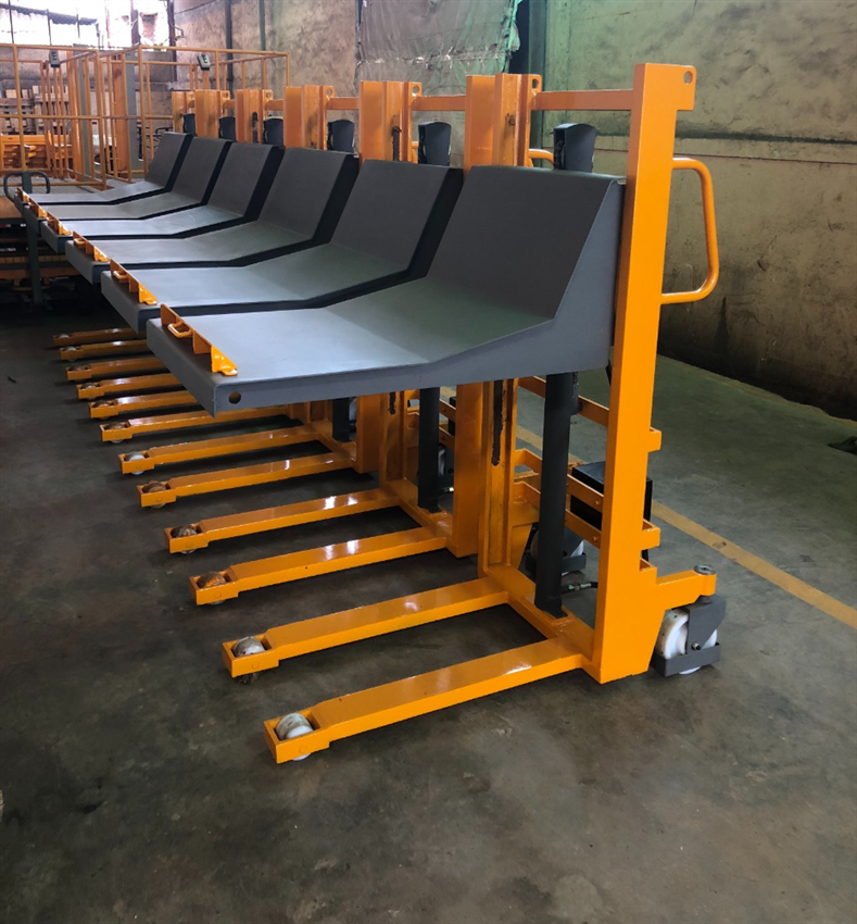 Manual Roll Lifter Device