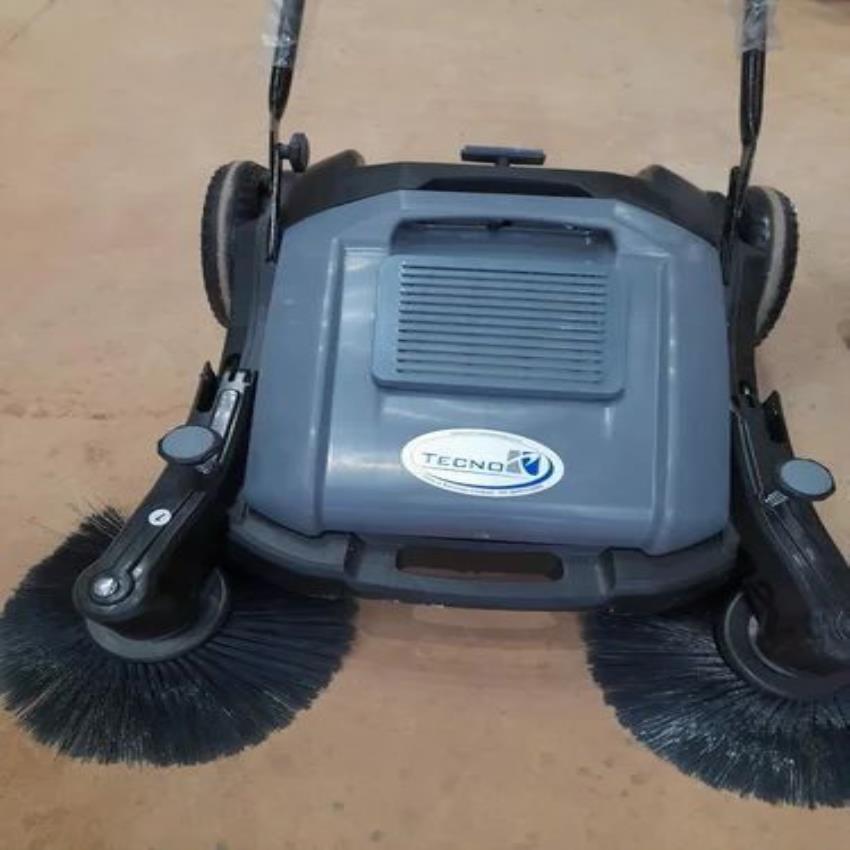 Manual Sweeping Machine